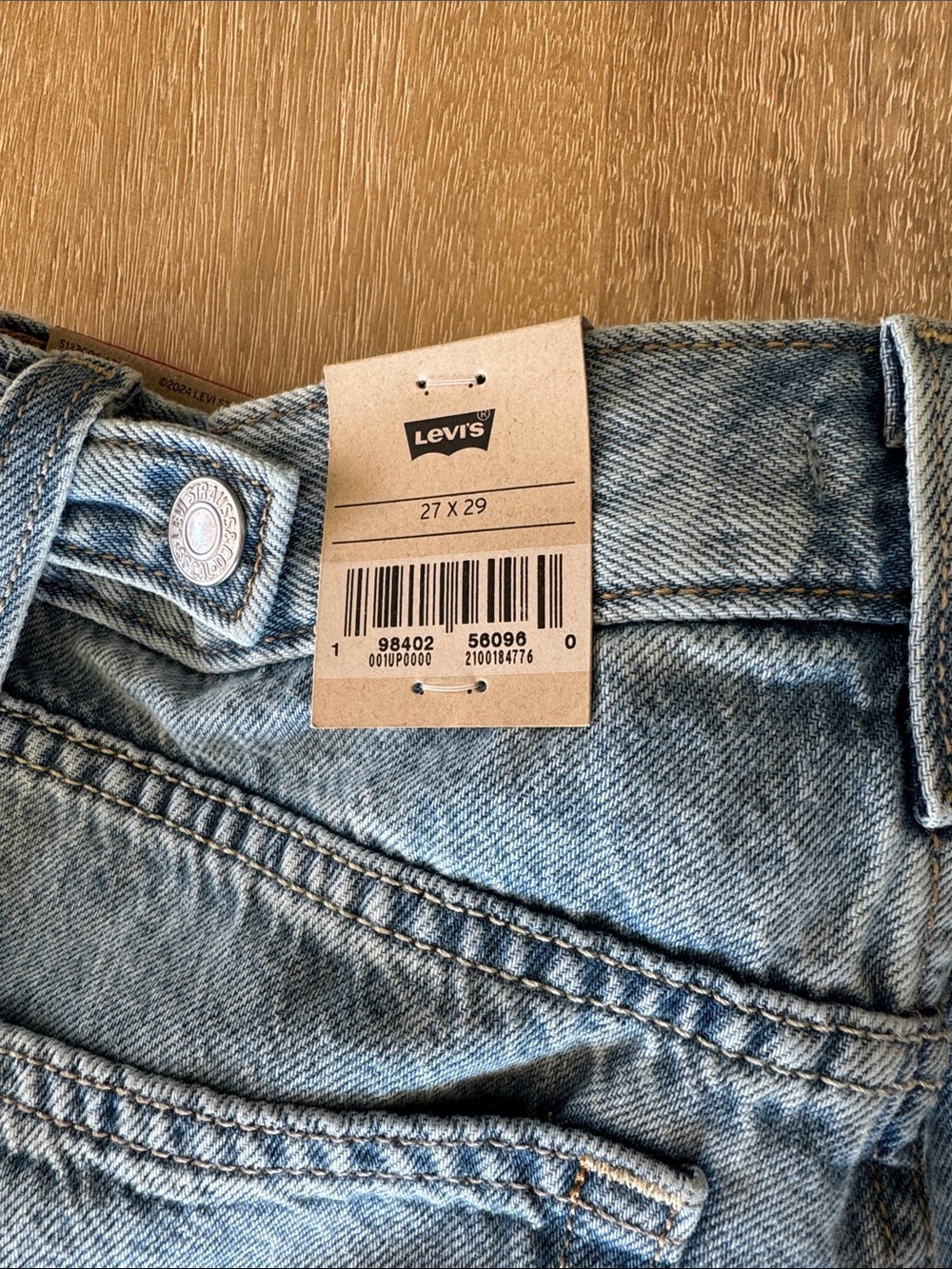 Levi's Relaxed Wide-Leg Light Blue Denim Jeans - Picture 4 of 6
